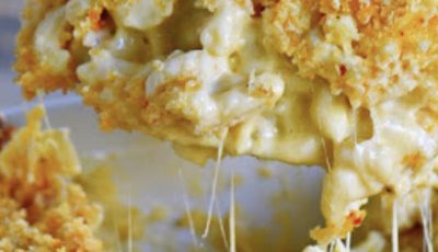 THE BEST HOMEMADE BAKED MAC AND CHEESE