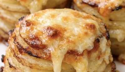 Oven-Baked 4-Ingredient Cheesy Potato Stacks