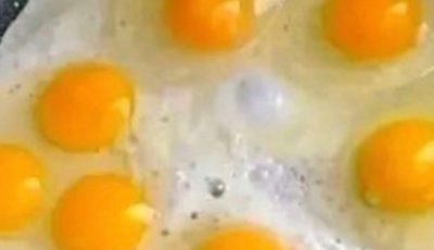 How many eggs are in the pan