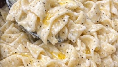 Amish Sour Cream Noodles!!