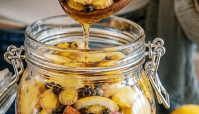 Forget Over-the-Counter Syrups — This Golden Jar Mixture Is Gaining Massive Attention